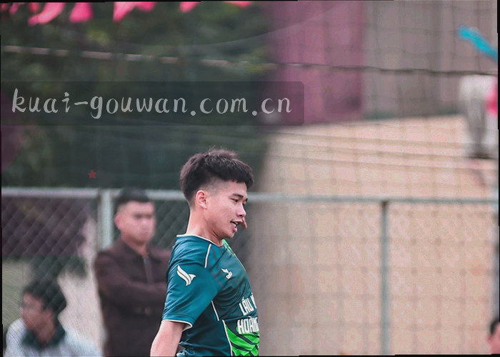 抽象坐标网格地图示意，标注定位标记与数据节点